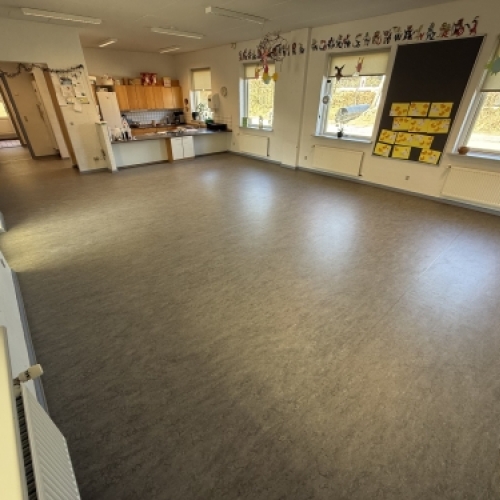 Linoleumsgulv montering i børnehave